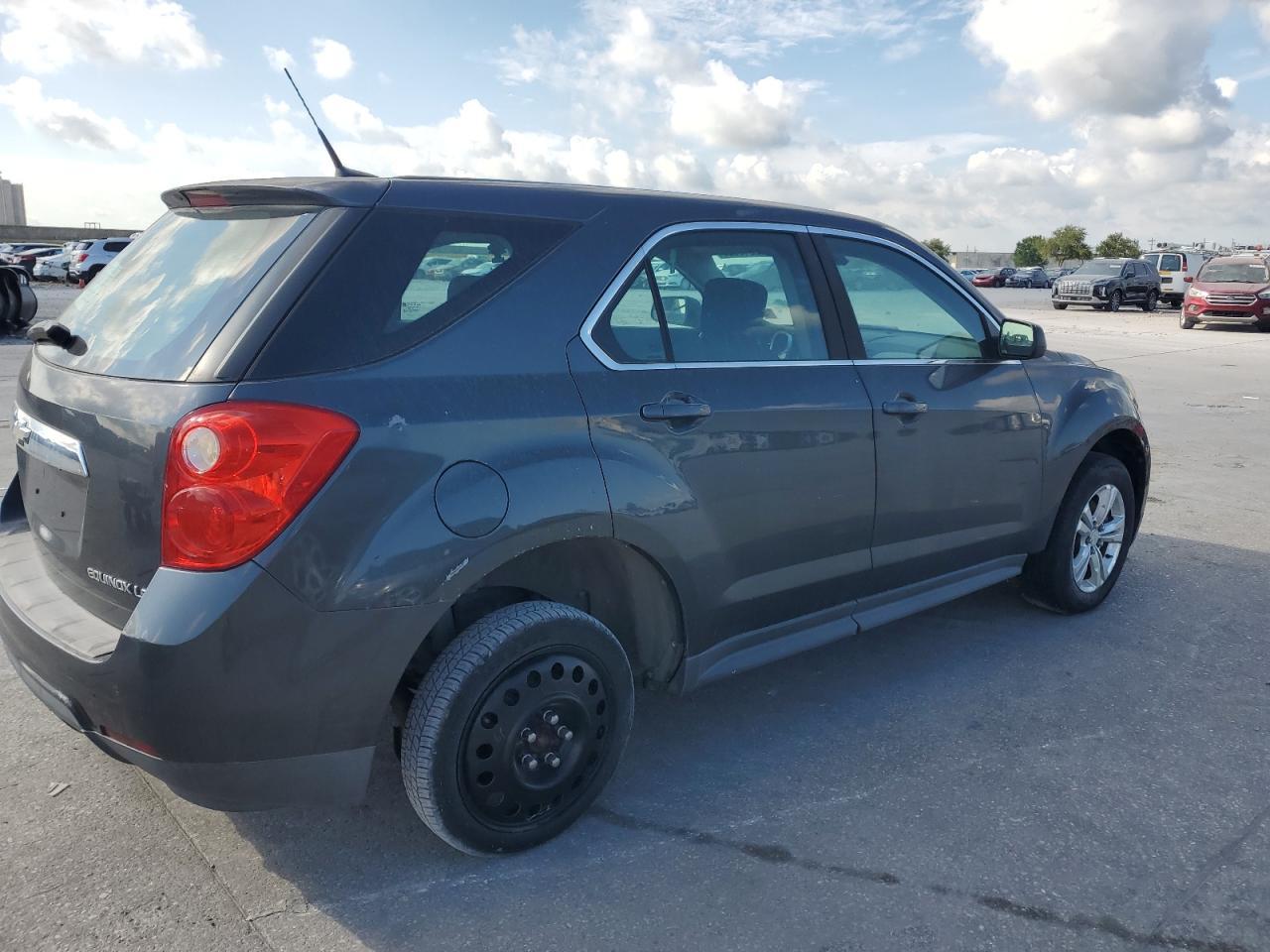 2010 Chevrolet Equinox Ls - Image 3
