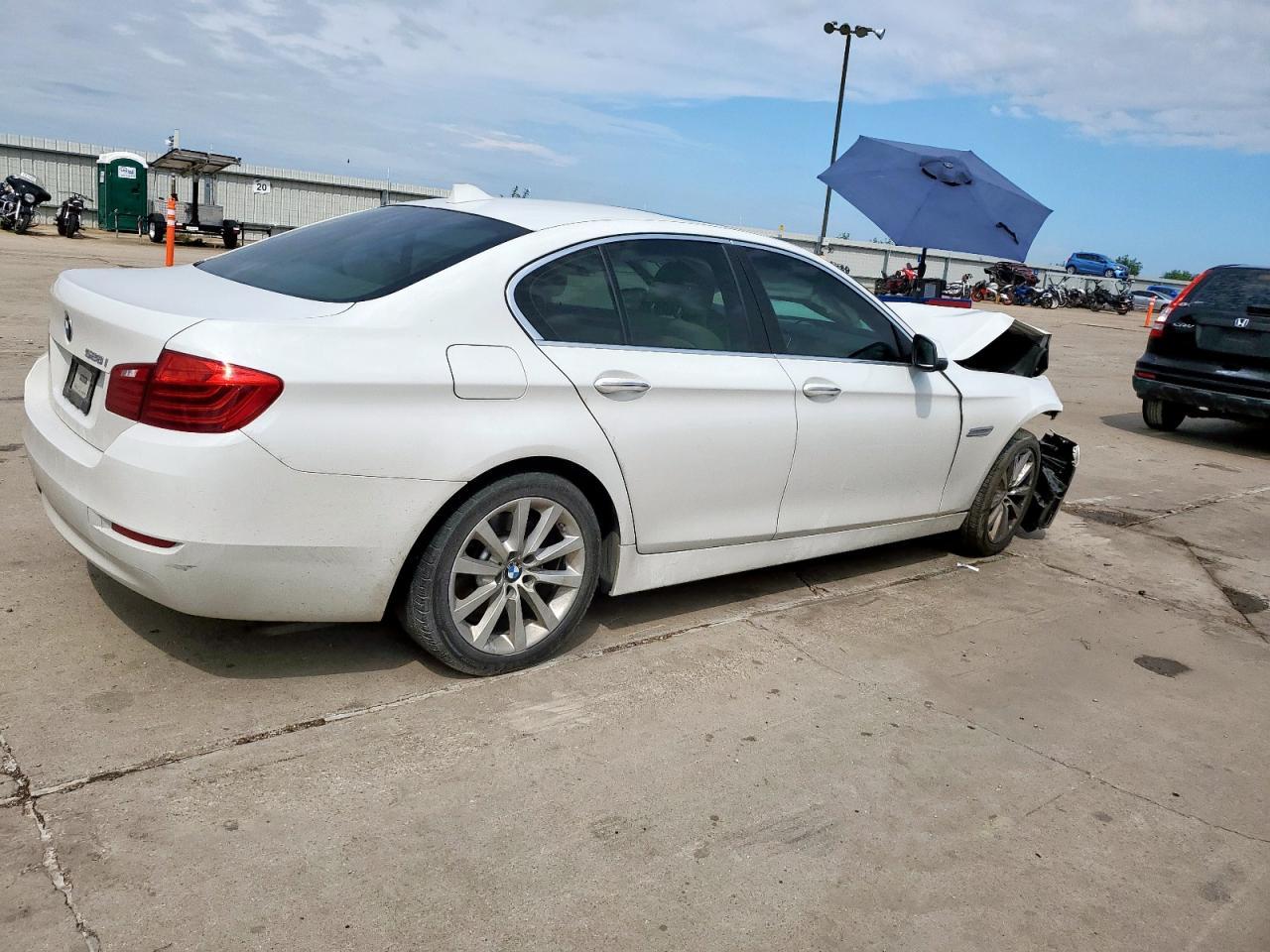 2014 BMW 528 I - Image 3
