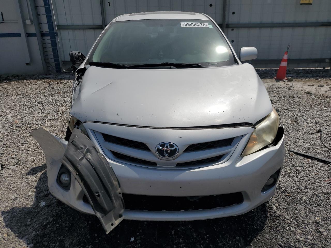 2011 Toyota Corolla Le - Image 5