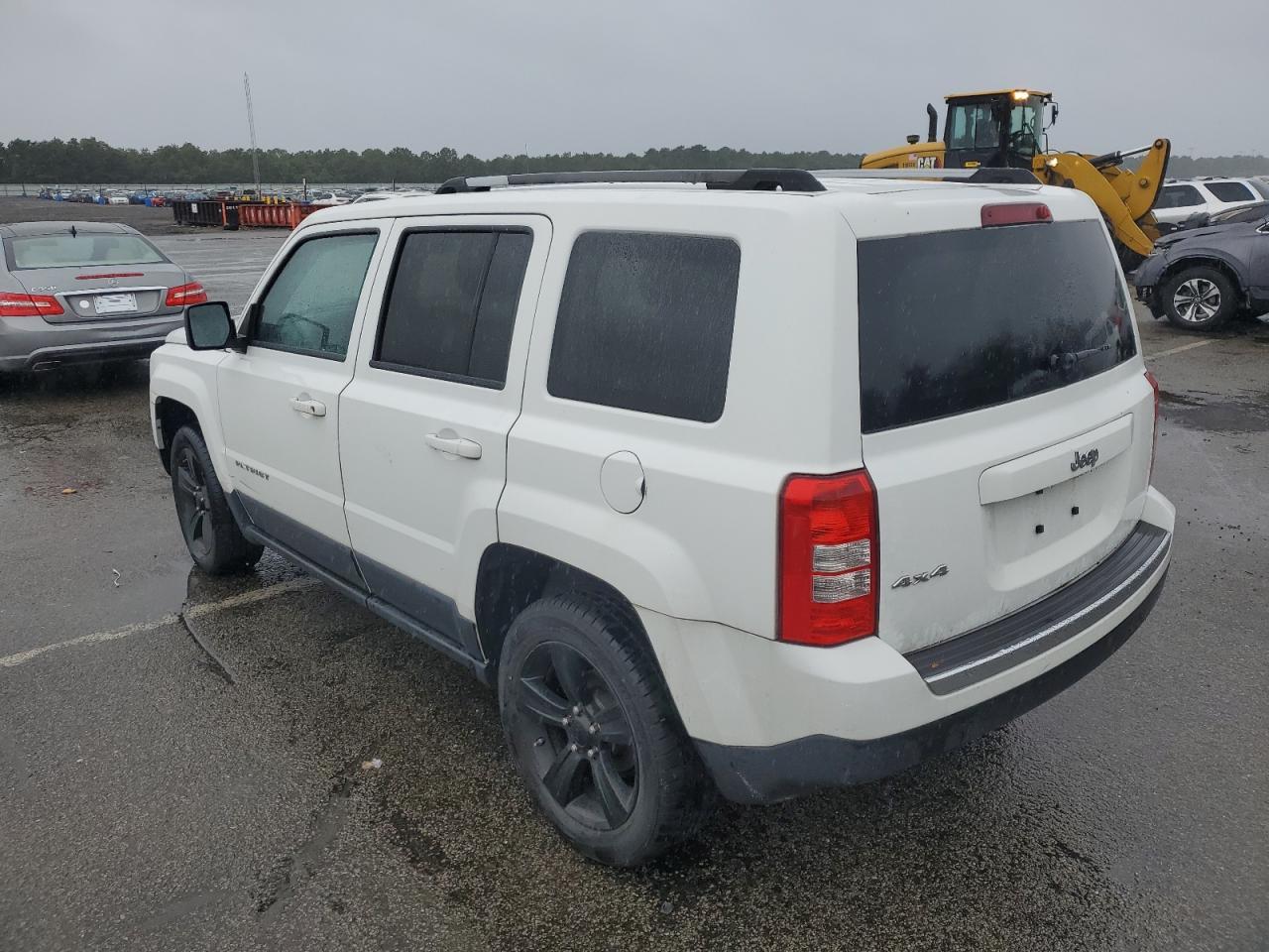2012 Jeep Patriot Latitude - Фото 2