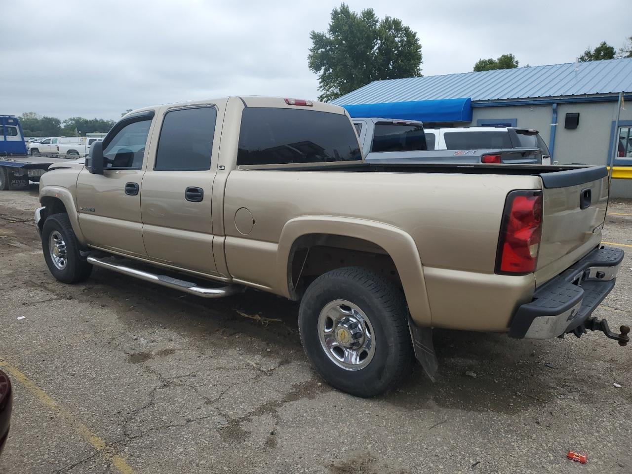 2004 Chevrolet Silverado C2500 Heavy Duty - Фото 2