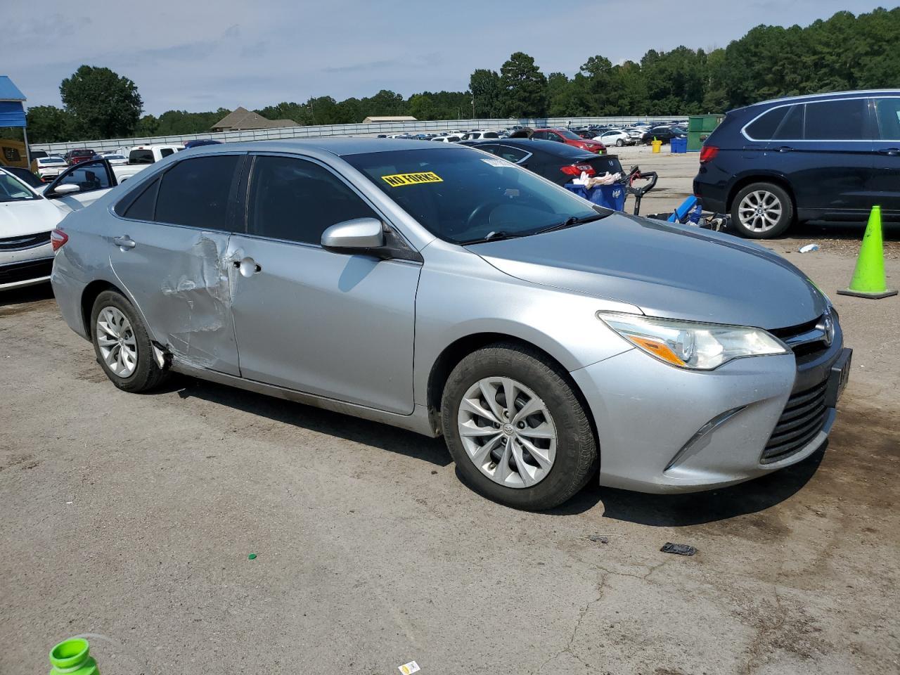 2015 Toyota Camry Le - Фото 4