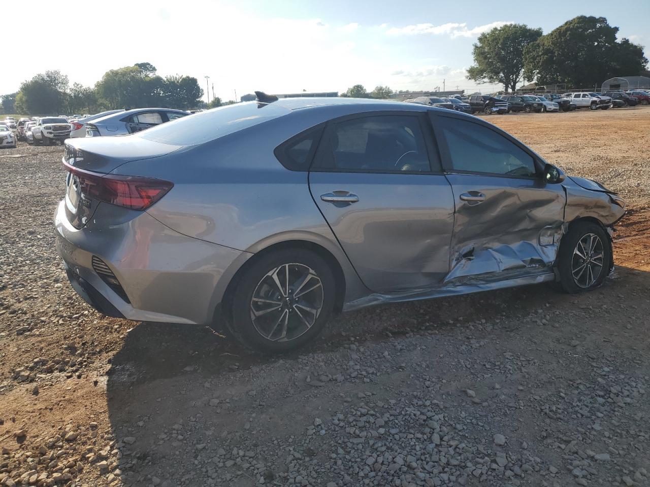 2024 Kia Forte Lx - Фото 3