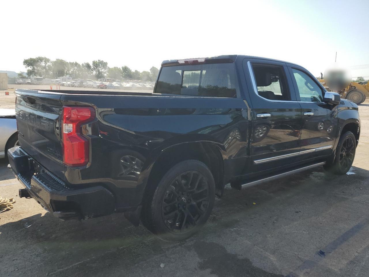 2025 Chevrolet Silverado K1500 High Country - Image 3