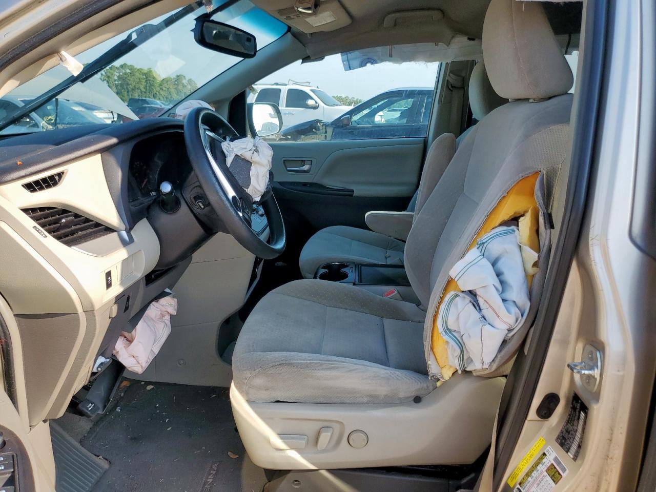 2015 Toyota Sienna Le - Фото 7