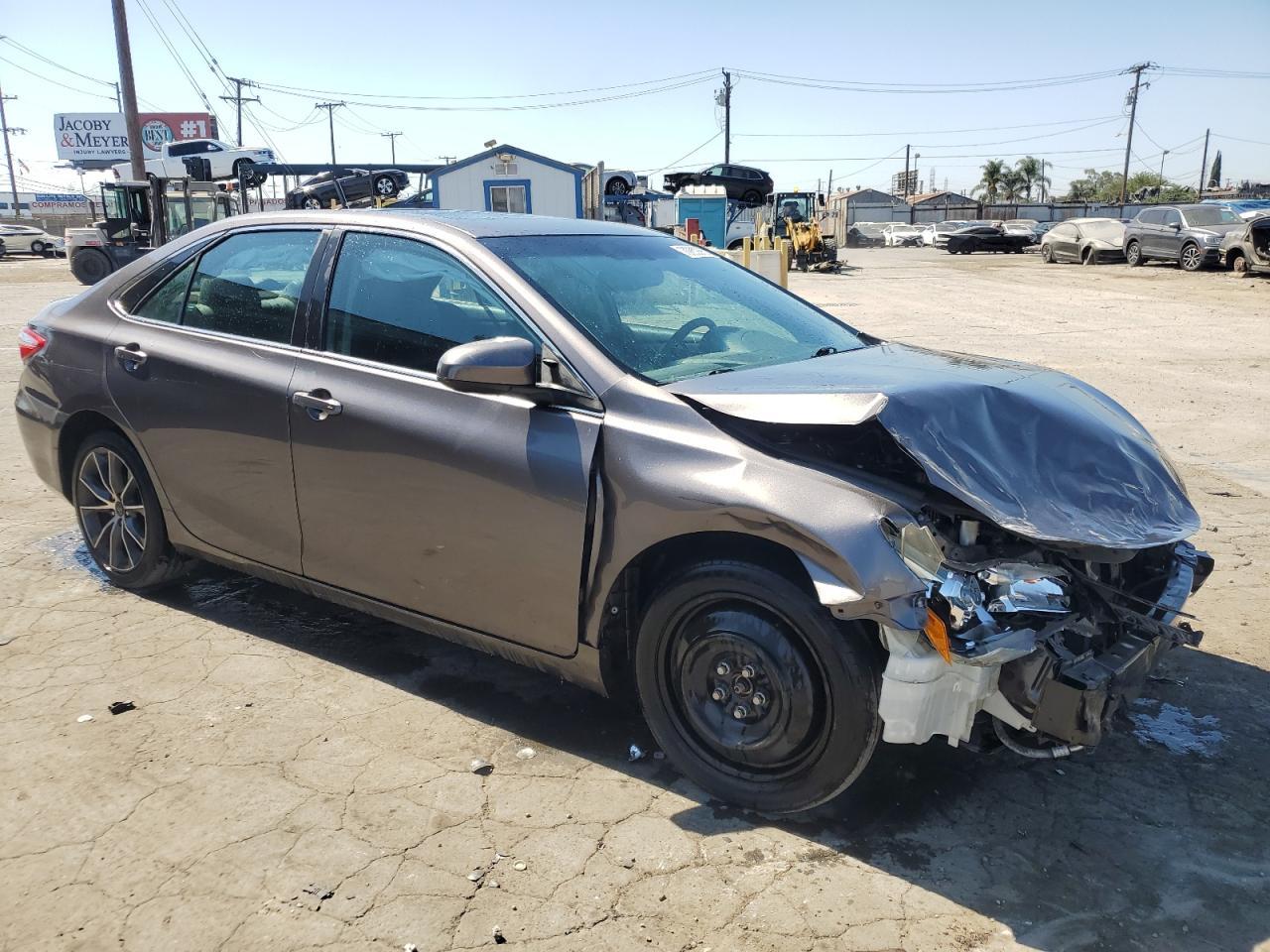 2016 Toyota Camry Le - Image 4