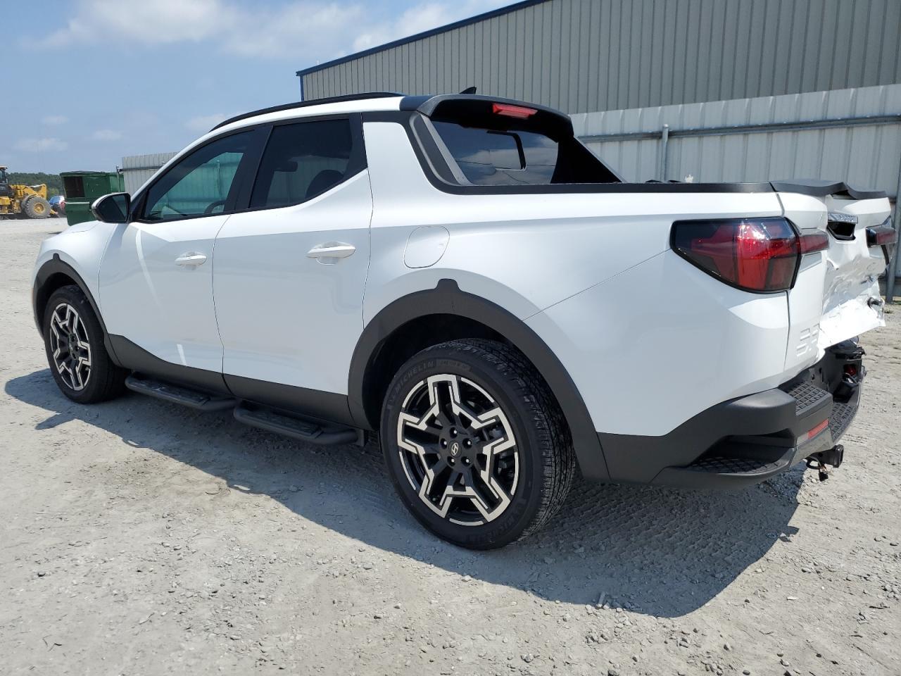 2025 Hyundai Santa Cruz Limited - Image 2