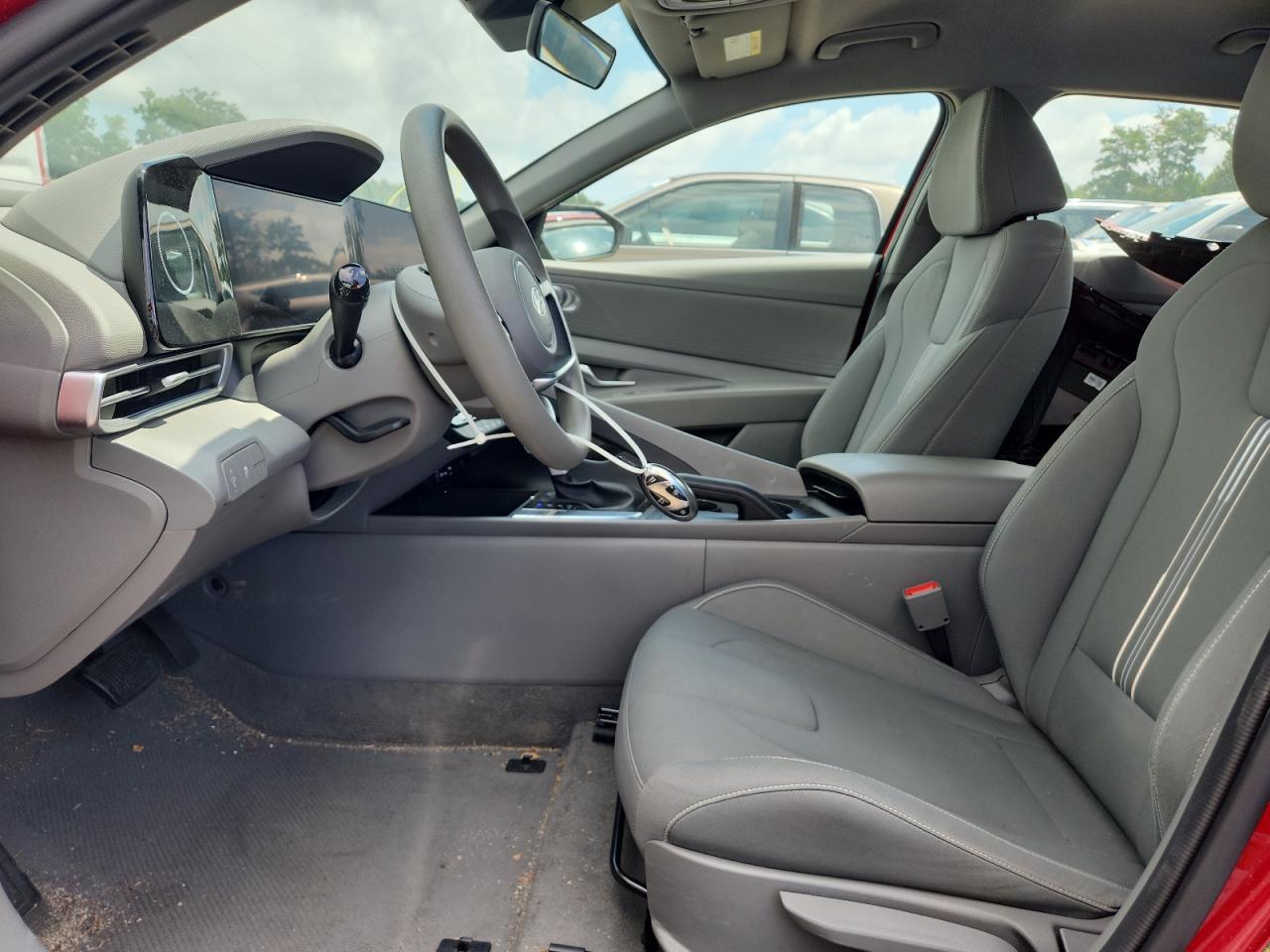 2024 Hyundai Elantra Sel - Image 7