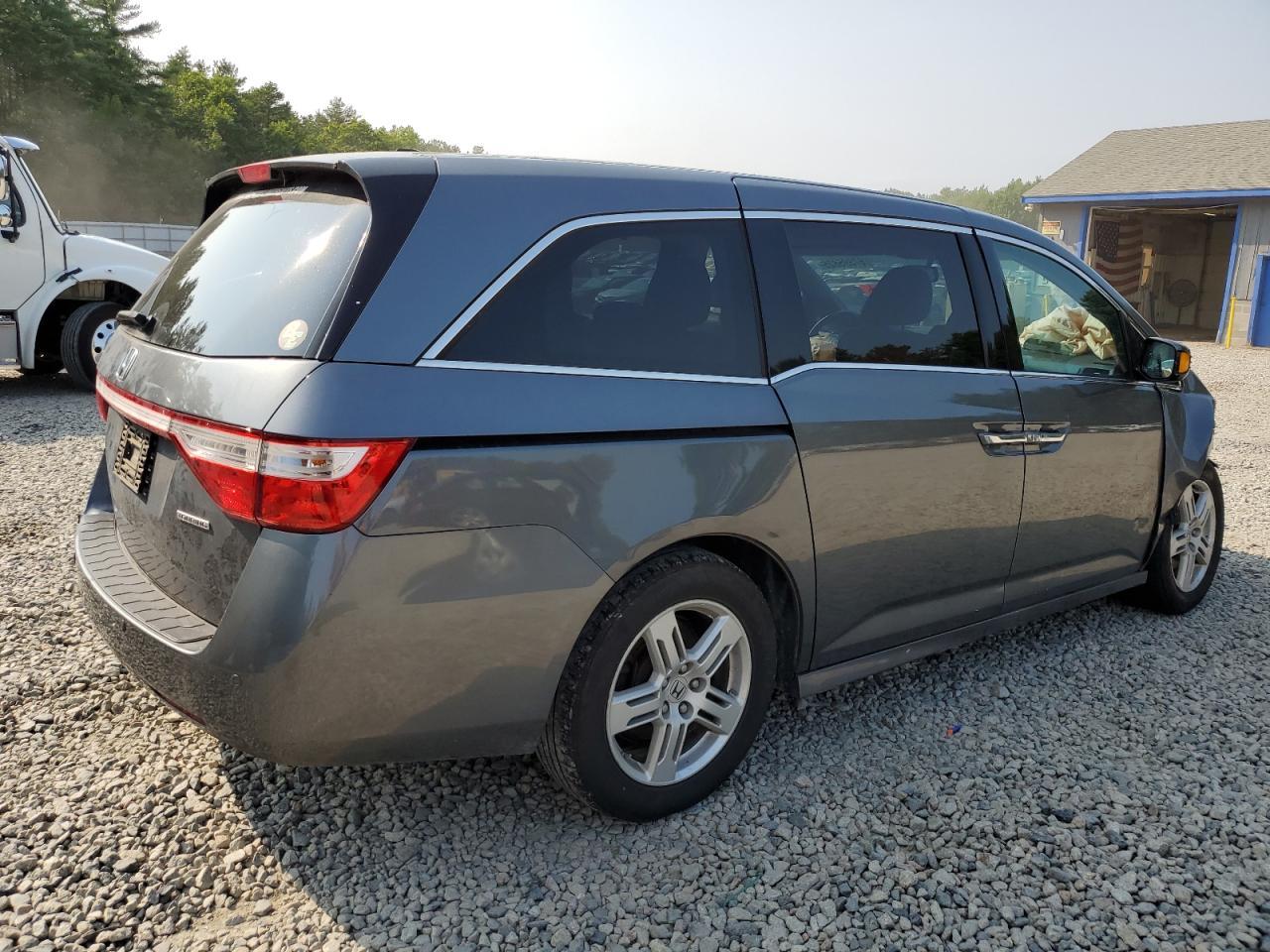 2013 Honda Odyssey Touring - Фото 3