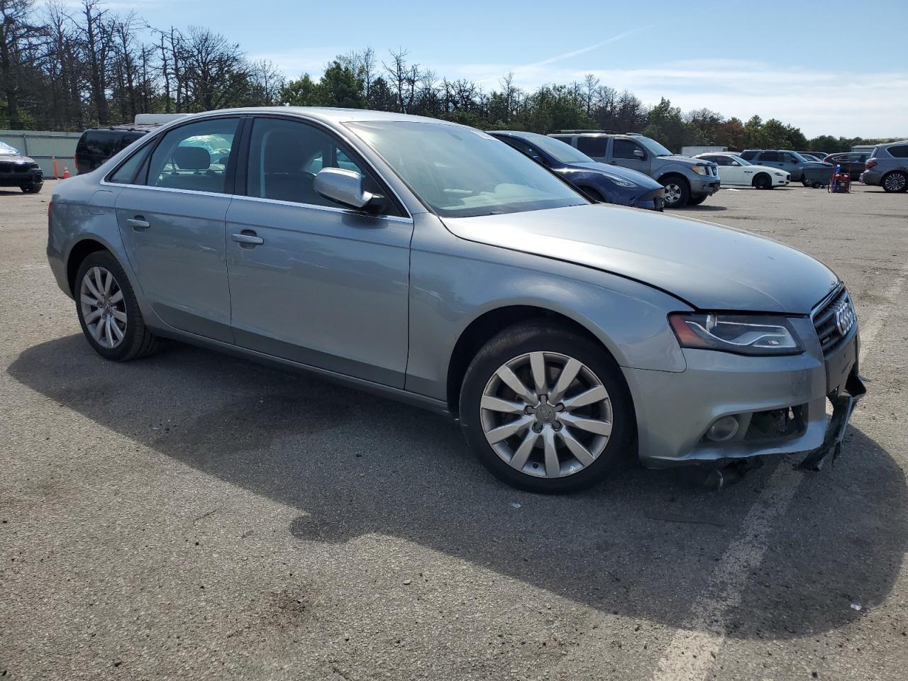 2010 Audi A4 Premium Plus - Фото 4