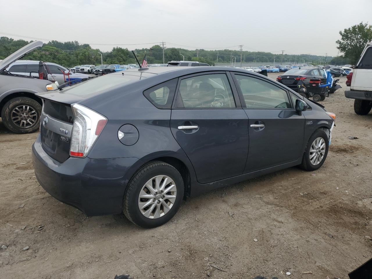 2012 Toyota Prius Plug-In - Image 3