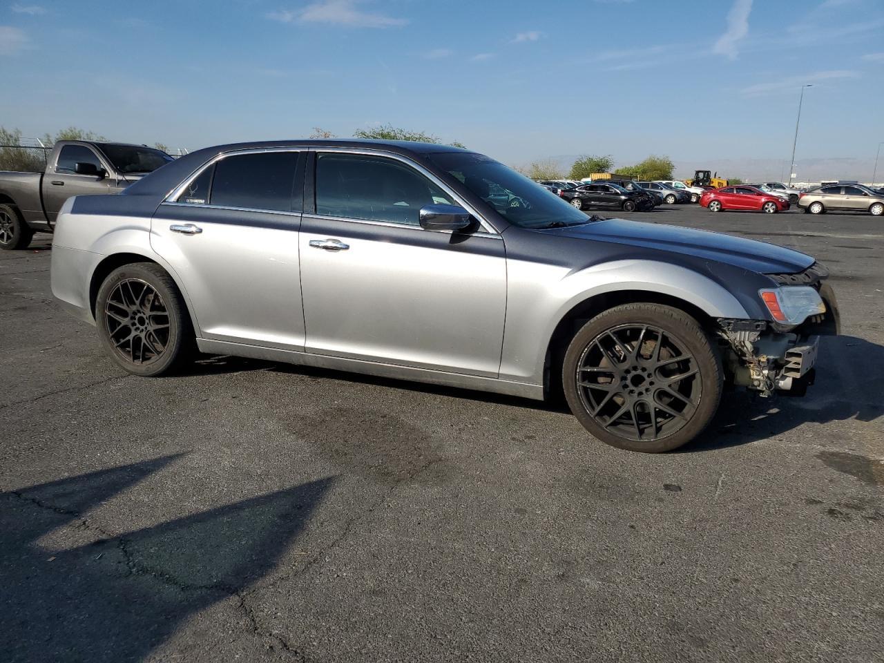 2013 Chrysler 300C - Фото 4