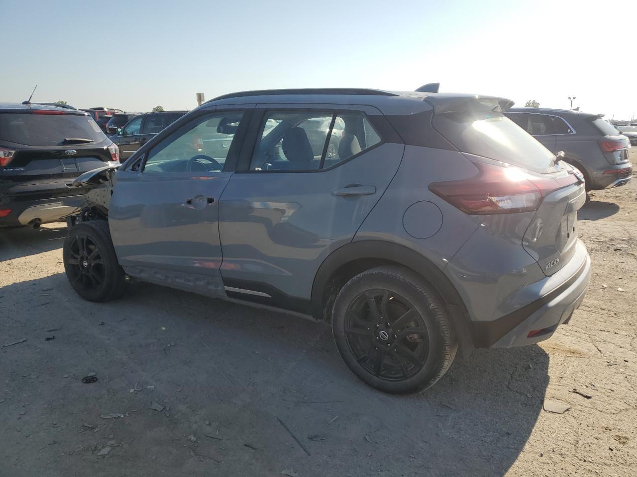2021 Nissan Kicks Sr - Фото 2