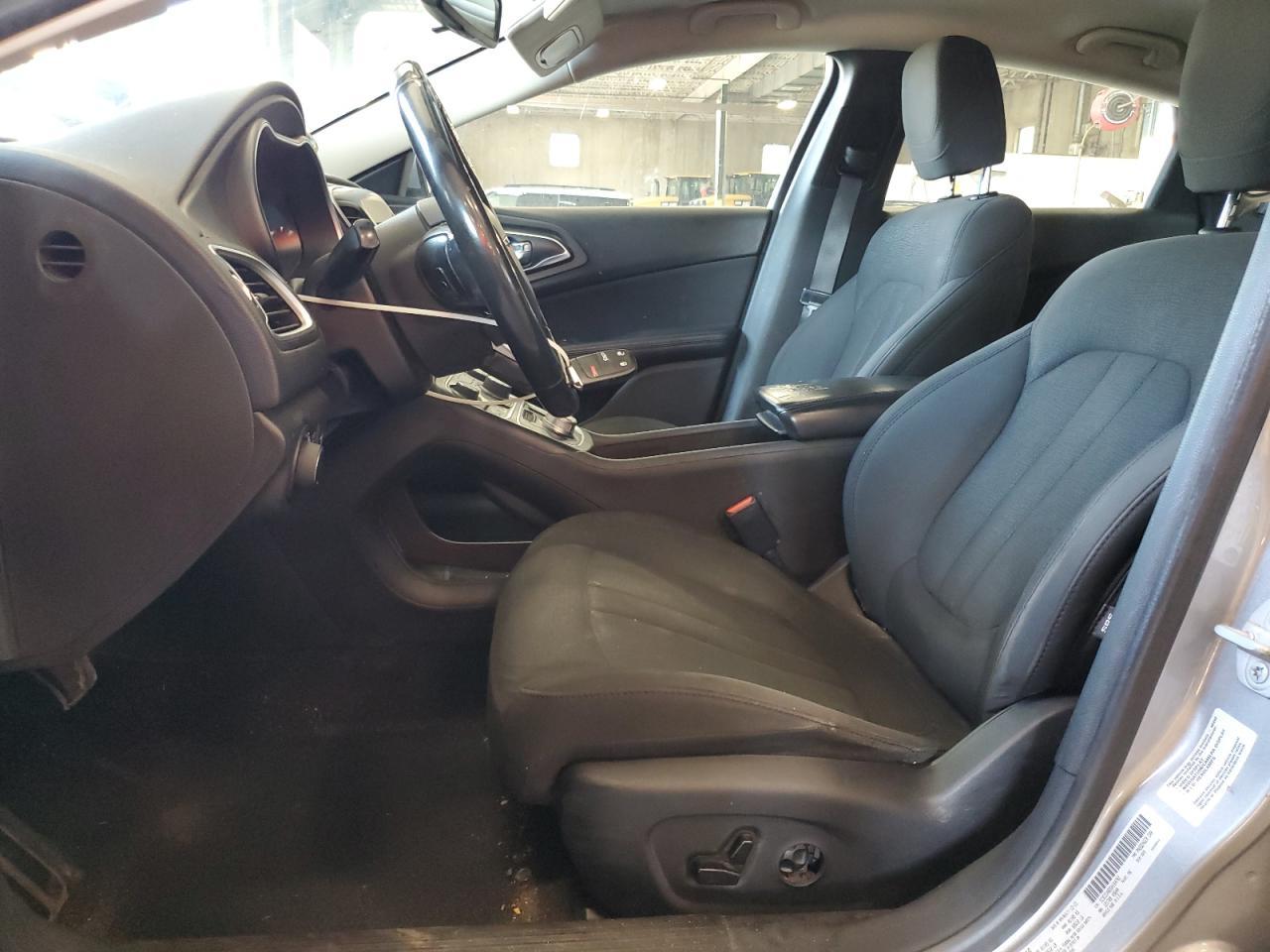 2016 Chrysler 200 Limited - Фото 7