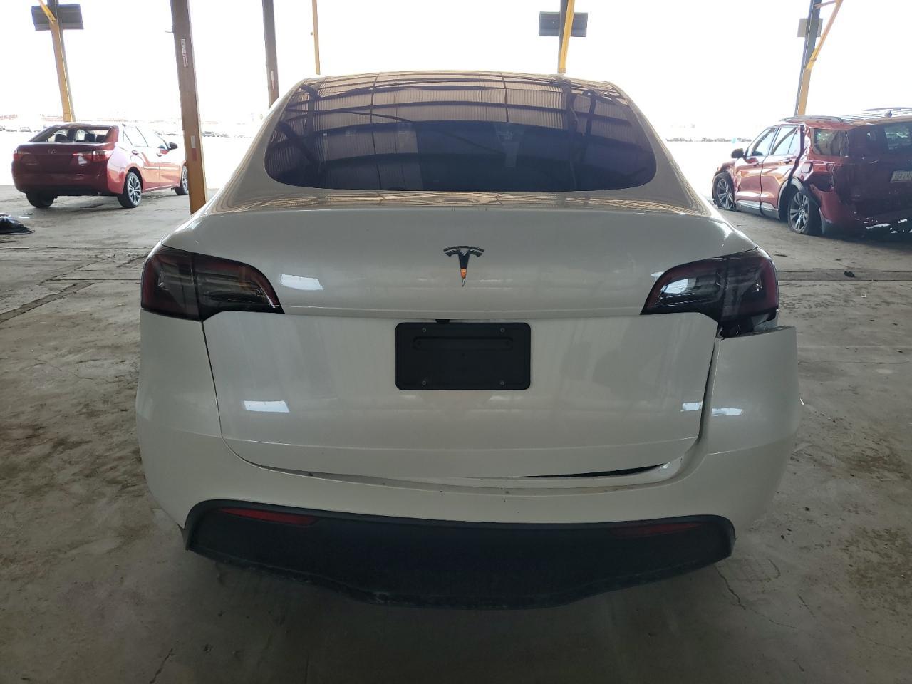 2024 Tesla Model Y - Фото 6