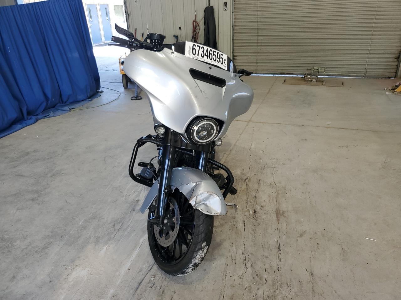 2019 Harley-Davidson Flhxs - Image 2