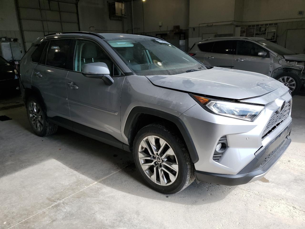 2019 Toyota Rav4 Limited - Image 4
