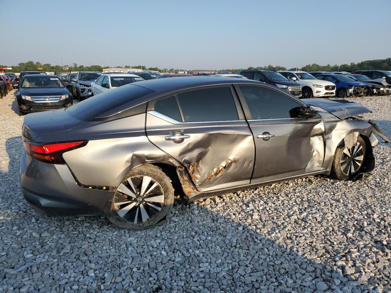 2021 Nissan Altima S - Фото 3