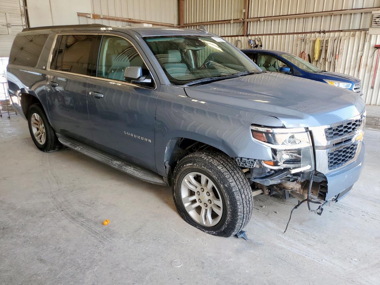 2016 Chevrolet Suburban C1500 Lt - Image 4