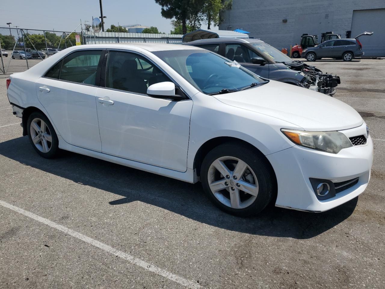2014 Toyota Camry L - Фото 4
