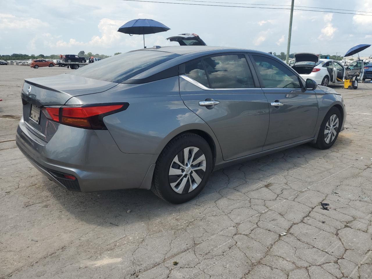 2020 Nissan Altima S - Фото 3