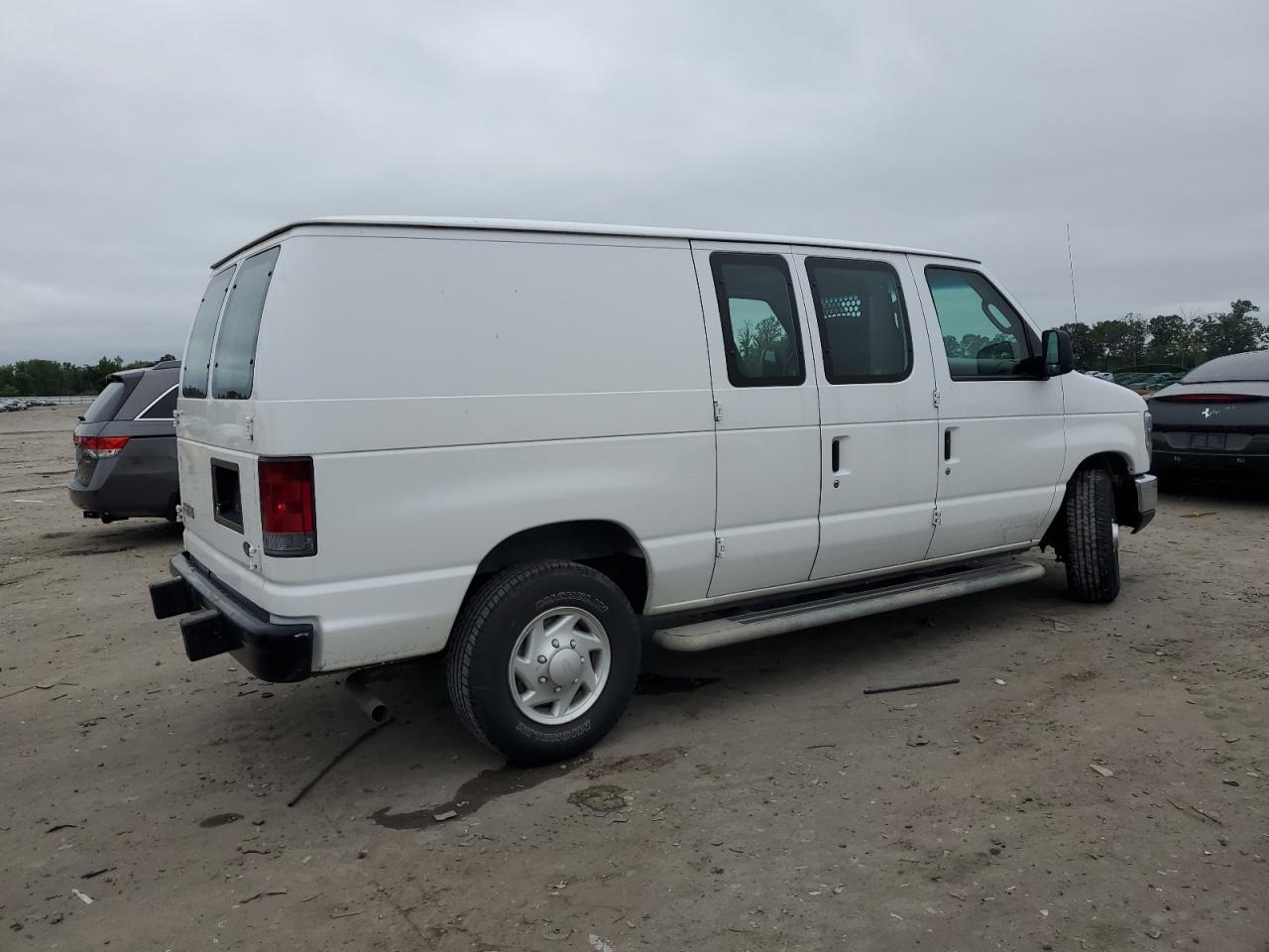 2008 Ford Econoline E250 Van - Фото 3