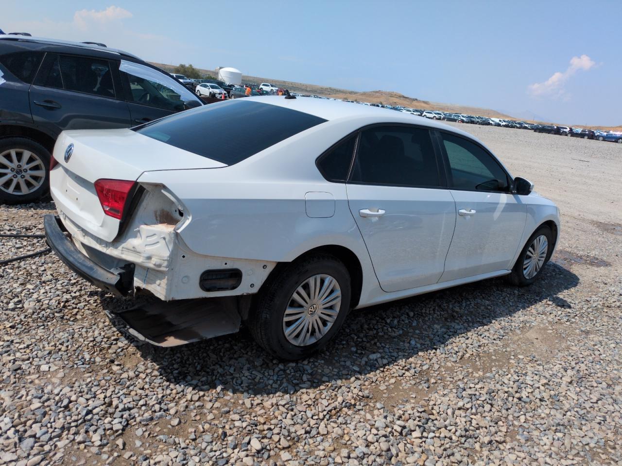 2014 Volkswagen Passat S - Фото 3
