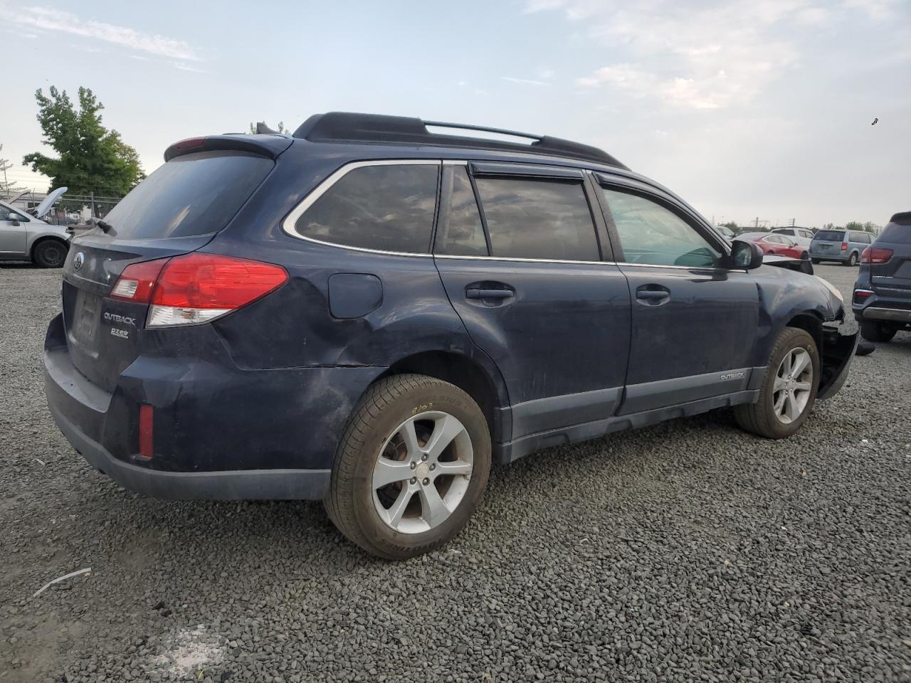 2014 Subaru Outback 2.5I Premium - Image 3