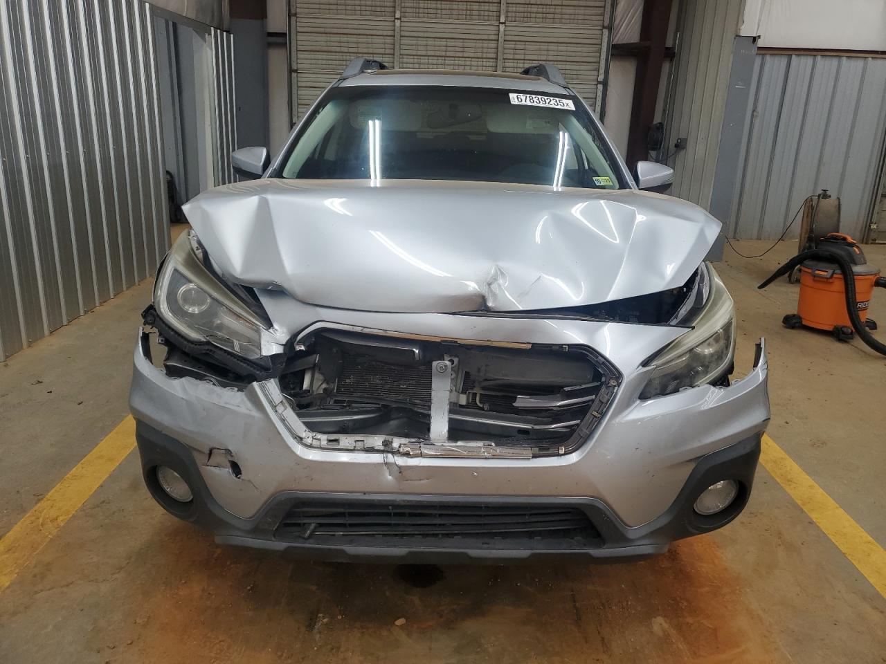 2018 Subaru Outback 3.6R Limited - Image 5