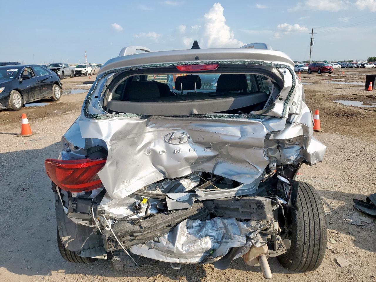 2022 Hyundai Venue Sel - Фото 6