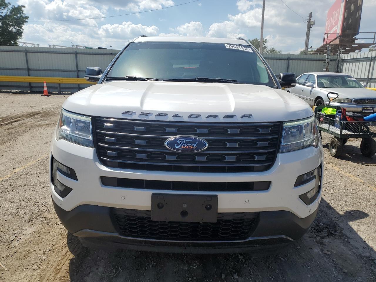 2017 Ford Explorer Xlt - Image 5