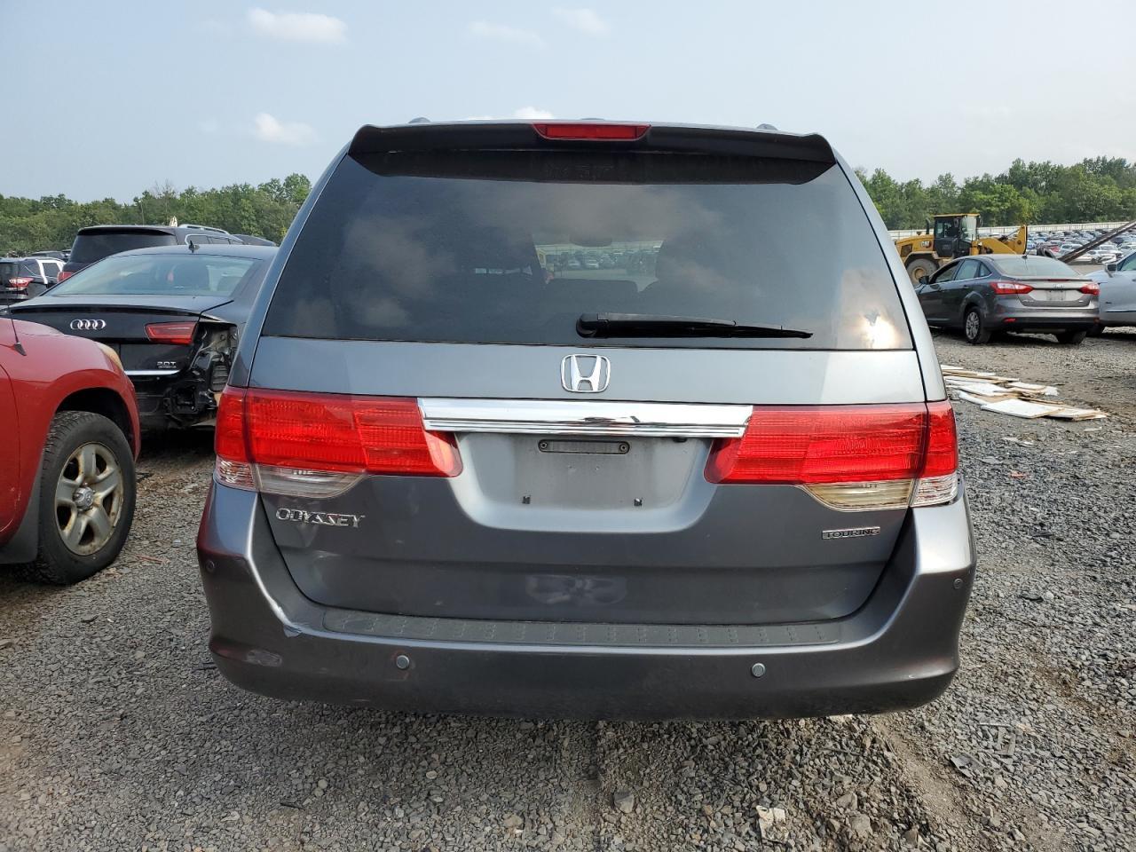 2010 Honda Odyssey Touring - Image 6