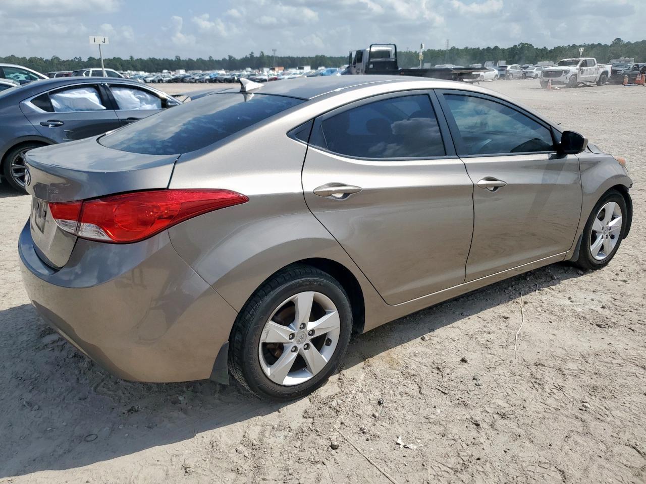 2013 Hyundai Elantra Gls - Фото 3