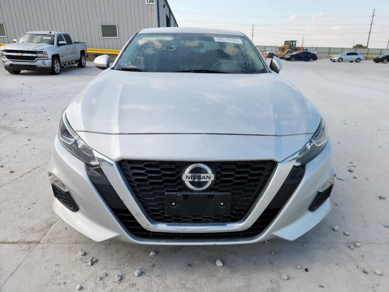2019 Nissan Altima S - Фото 5
