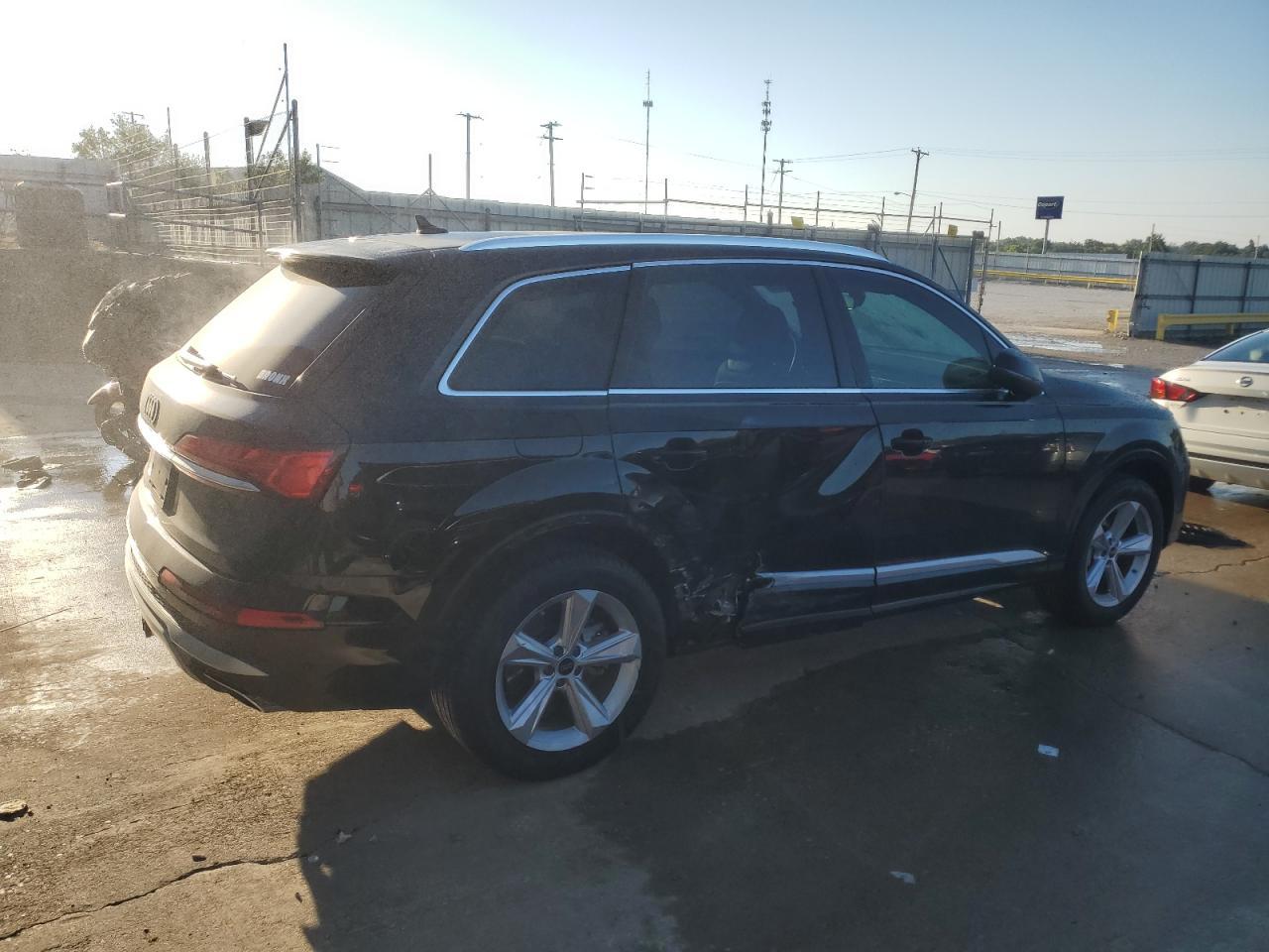 2025 Audi Q7 Premium - Image 3