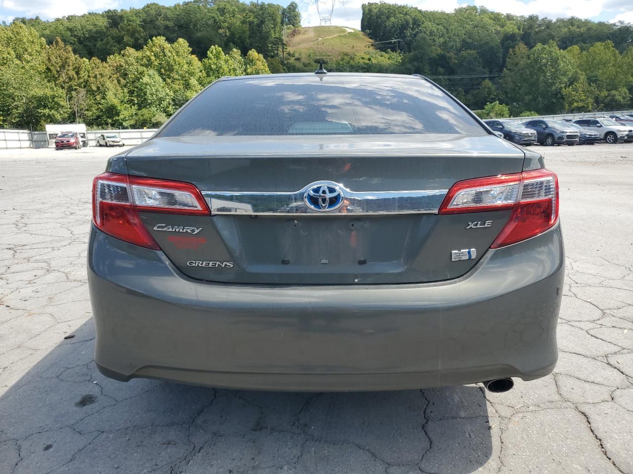 2014 Toyota Camry Hybrid - Image 6