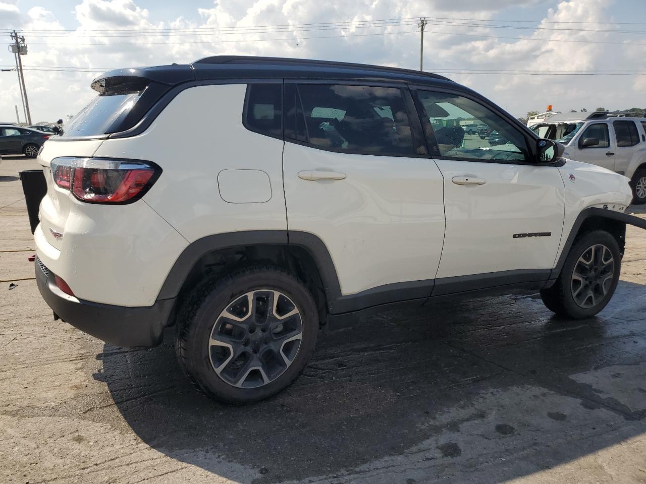 2019 Jeep Compass Trailhawk - Image 3