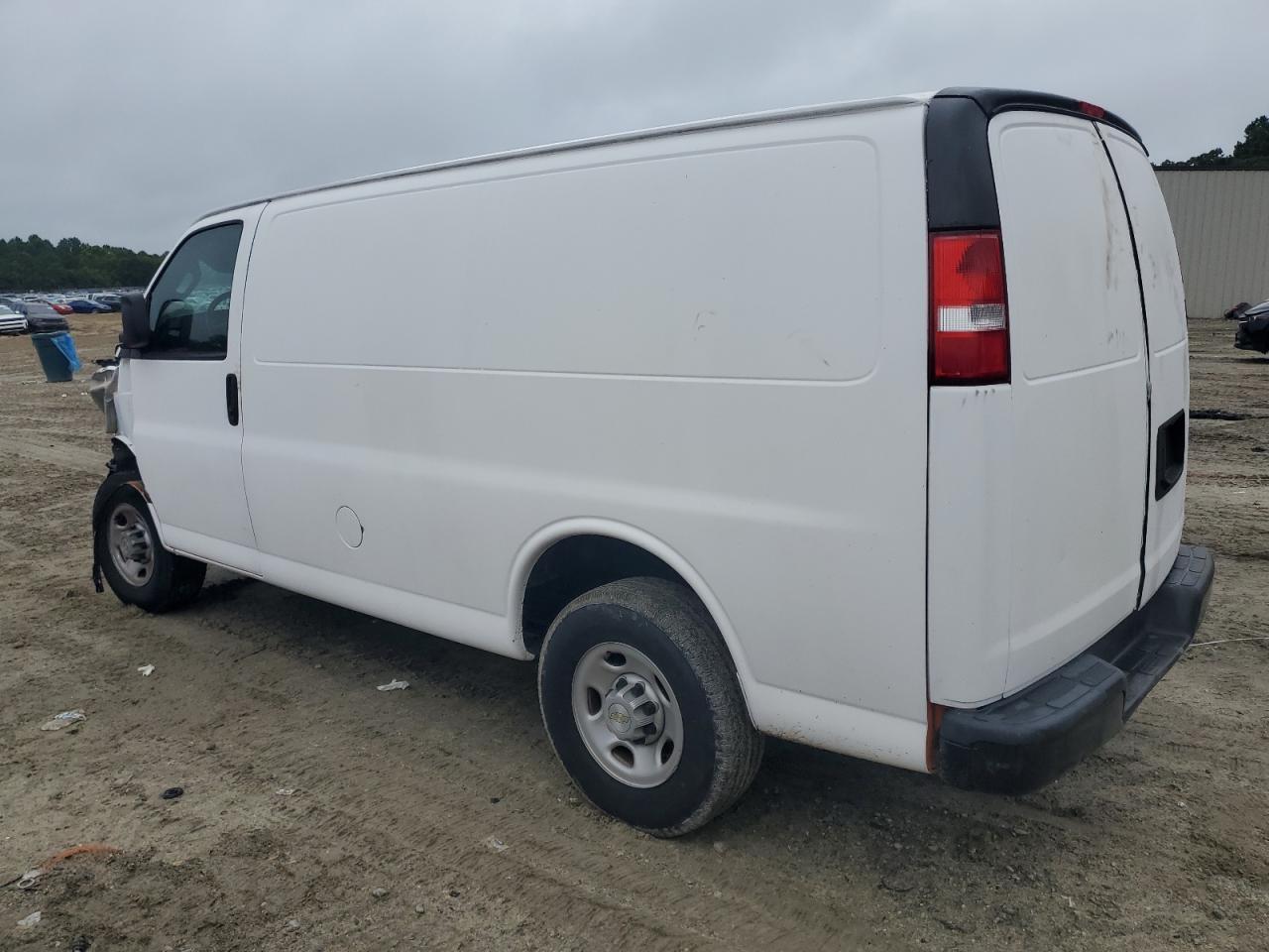 2022 Chevrolet Express G2500 - Фото 2