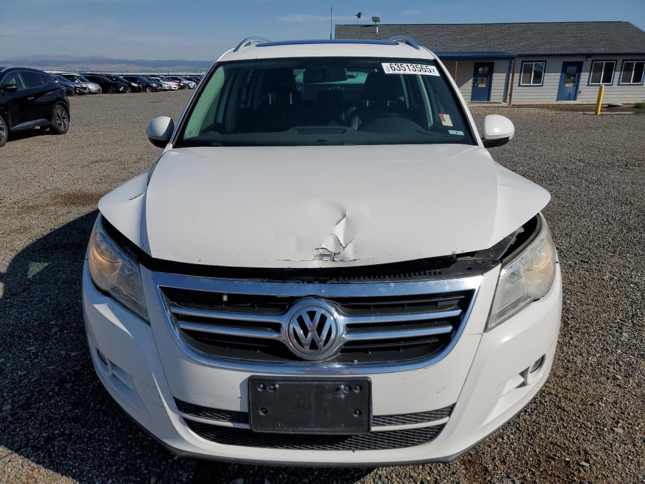 2011 Volkswagen Tiguan S - Image 5