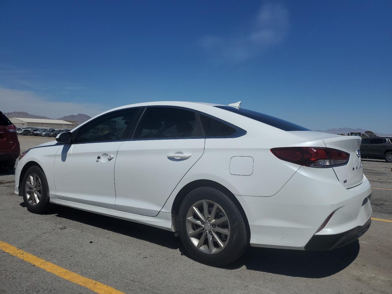 2019 Hyundai Sonata Se - Фото 2