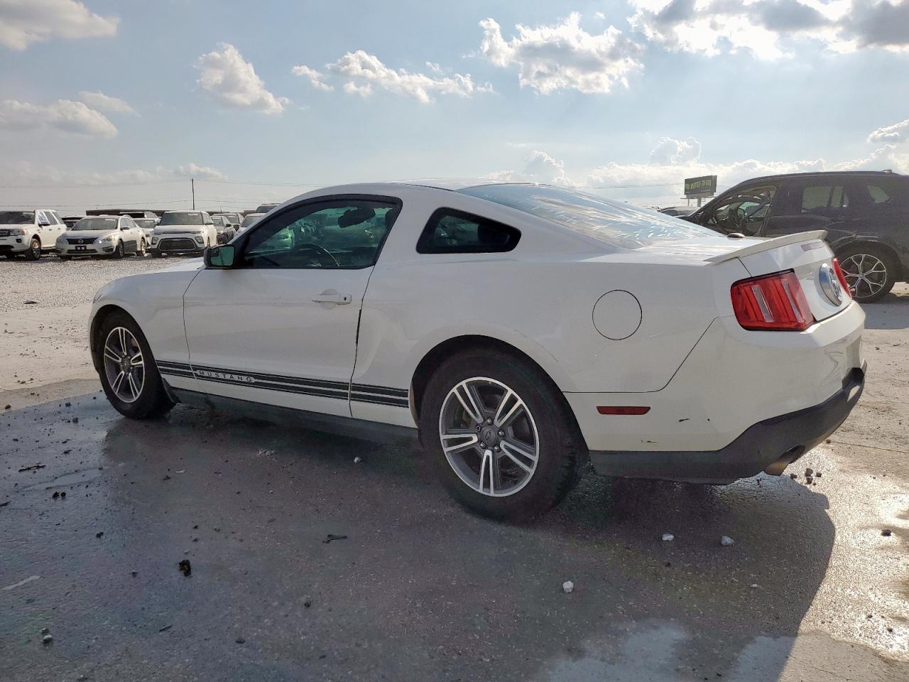 2012 Ford Mustang - Фото 2