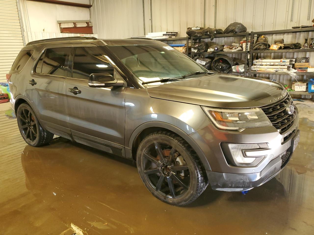 2016 Ford Explorer Sport - Image 4