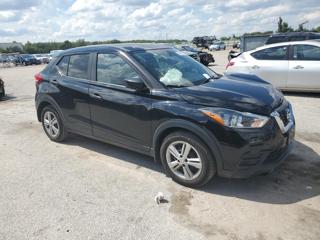 2020 Nissan Kicks S - Image 4