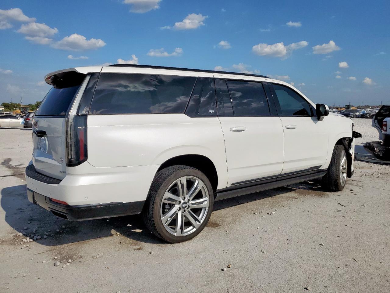 2025 Cadillac Escalade Esv Sport Platinum - Image 3