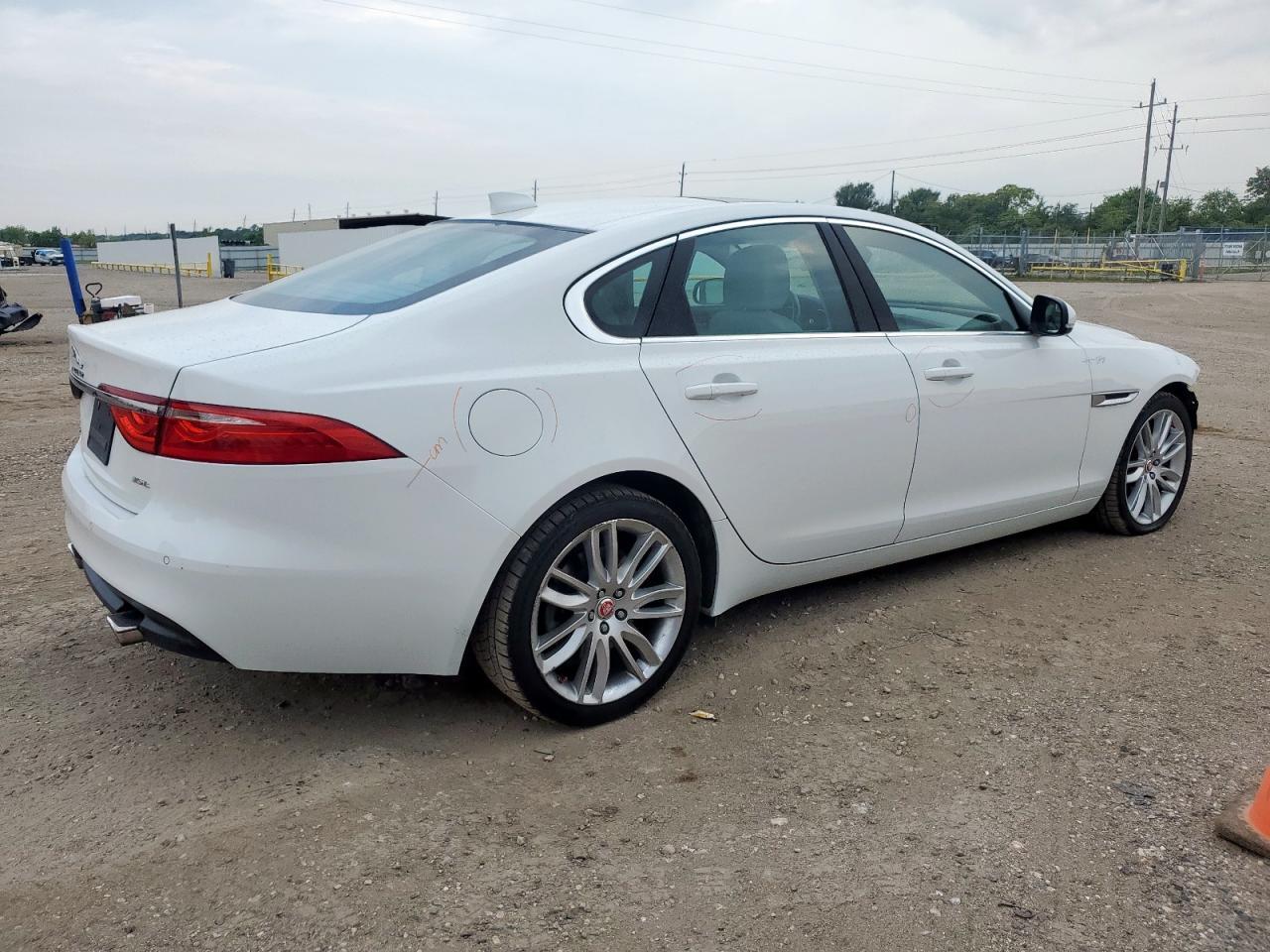 2016 Jaguar Xf Prestige - Фото 3