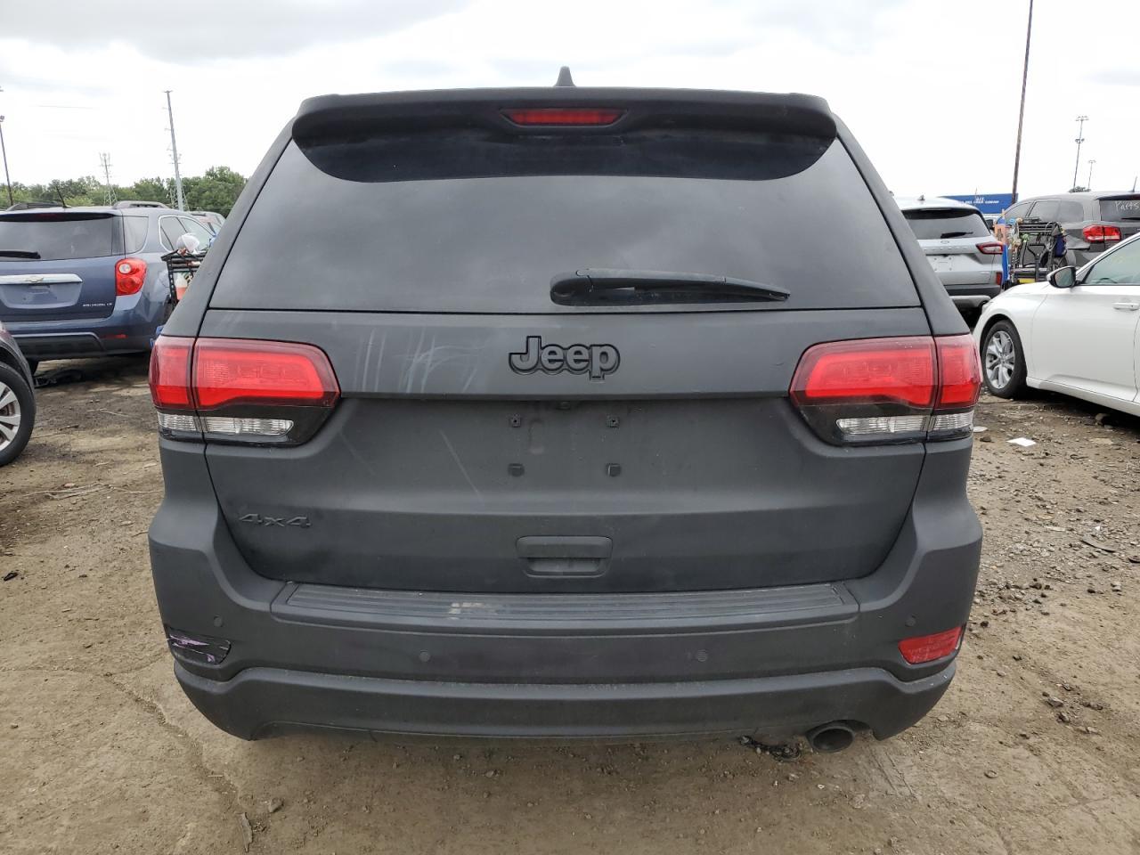 2020 Jeep Grand Cherokee Laredo - Image 6