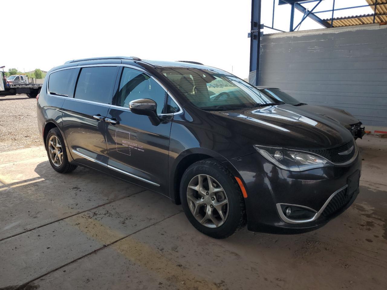 2017 Chrysler Pacifica Limited - Image 4