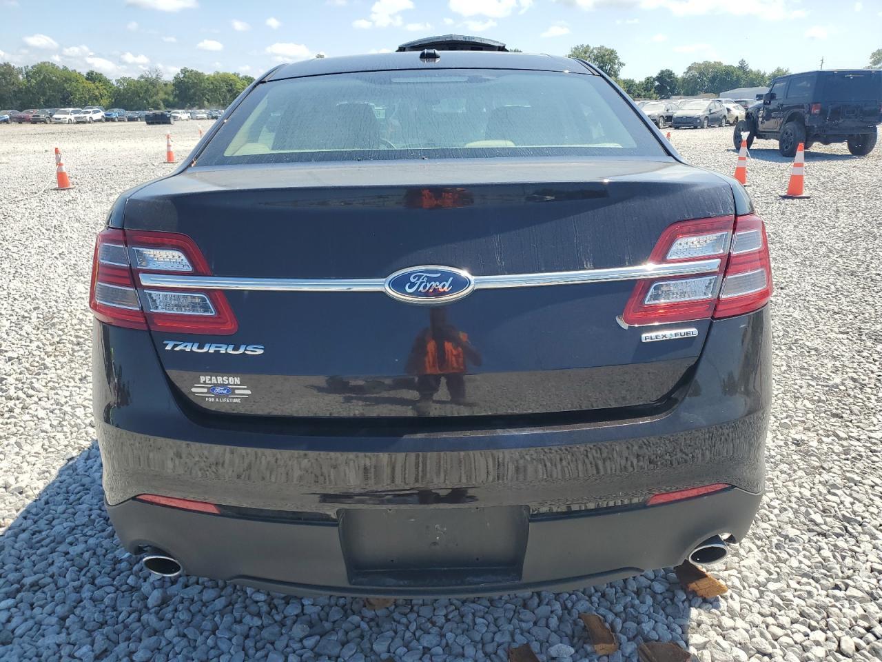 2014 Ford Taurus Se - Image 6