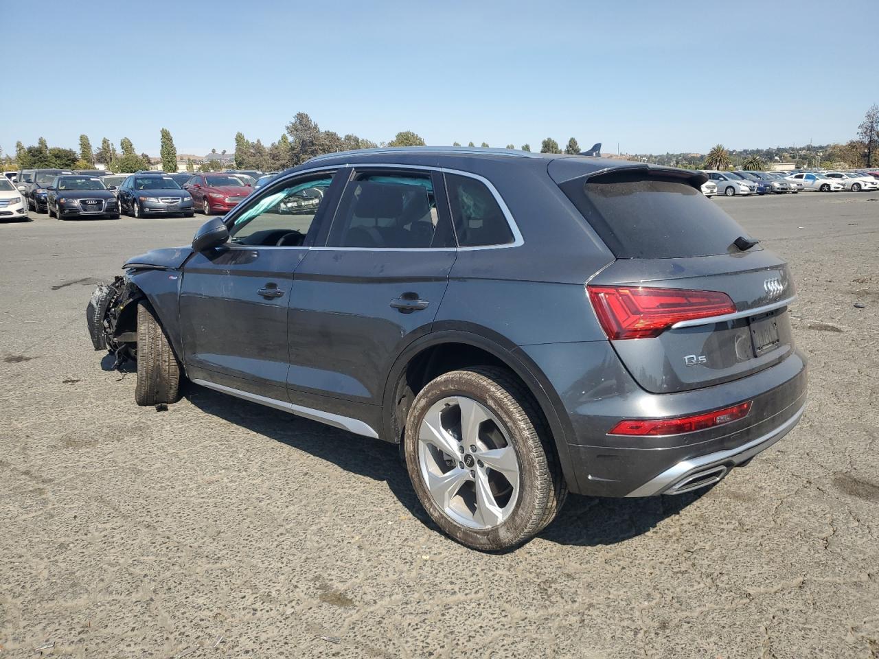 2023 Audi Q5 Premium Plus 45 - Фото 2
