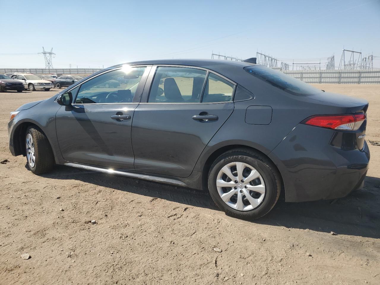 2025 Toyota Corolla Le - Фото 2